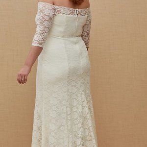 NWT Torrid Wedding Gown/Dress Ivory Lace Off Shoulder Fit & Flare 18
